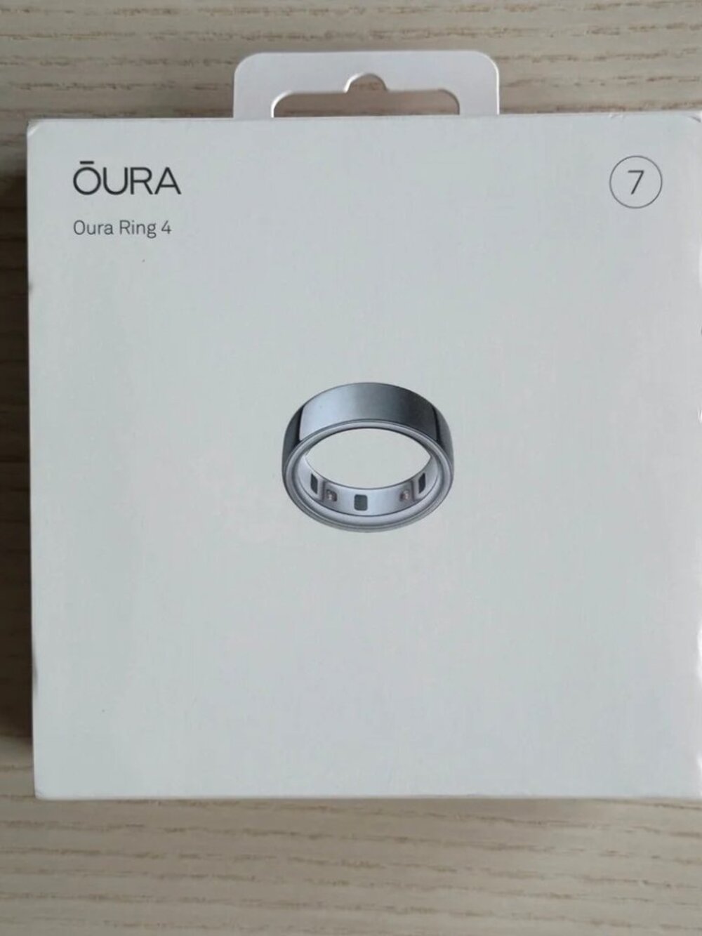 Oura Ring 4 in Silver, Size 7 In excellent, like-new condition!  WITH RECEIPT